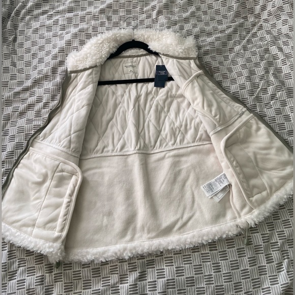 Abercrombie & Fitch Women Vest - Picture 2 of 7
